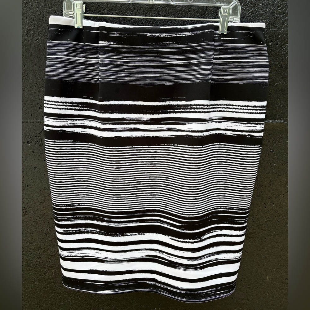 Cato Women’s Black and White Stripe Pencil Skirt Size L